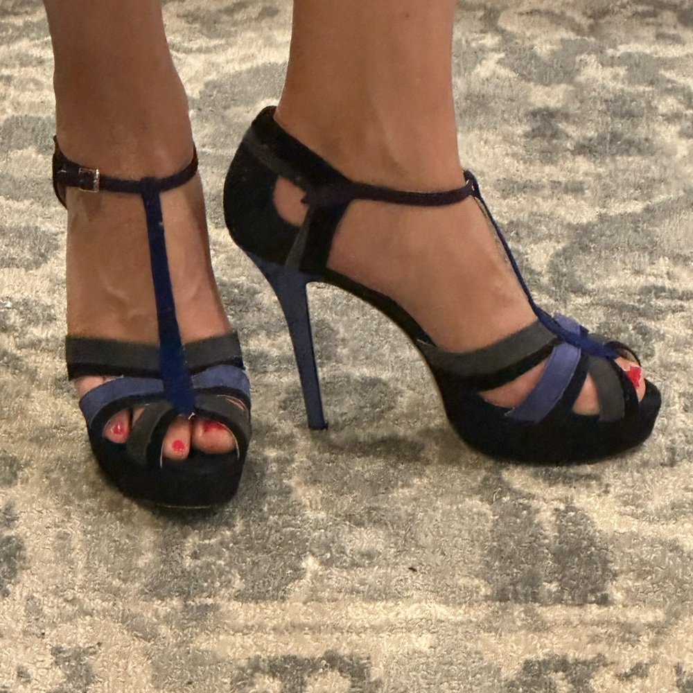 Bettye Muller  Strappy Suede Platform Shoes sz 38.5